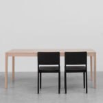 Minimalistischer Tisch Shira in modernem Betonlook für elegante Wohnräume