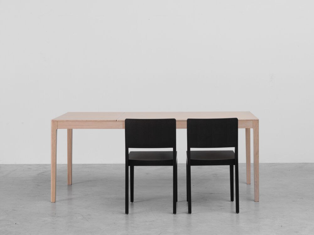 Minimalistischer Tisch Shira in modernem Betonlook für elegante Wohnräume