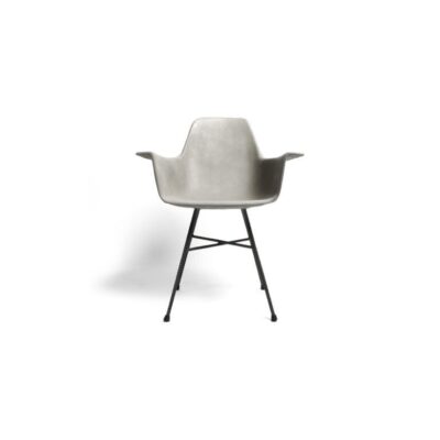 Hauteville 4 Stuhl mit schwarzem Sitz und Betongestell von Lyon Béton.
