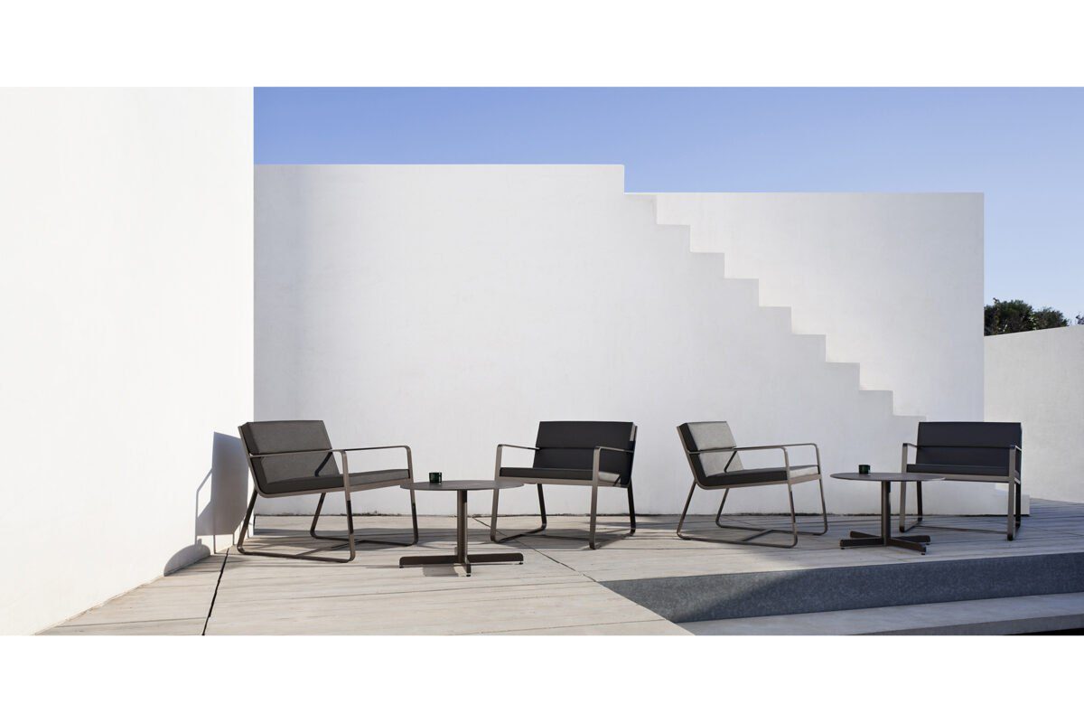 Moderner Bivaq Sit 5 Outdoor-Sessel mit elegantem Design für Terrasse und Garten.