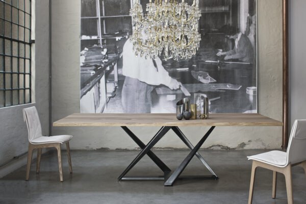 Moderner Bontempi Millennium Esstisch mit elegantem italienischem Design für stilvolle Esszimmer.
