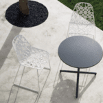 Moderner Crassevig Nett Stuhl mit ergonomischem Design für Büro und Wohnbereich.