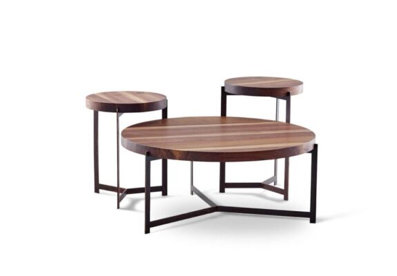 Moderner DK3 Plateau Couchtisch mit minimalistischem Design für stilvolle Wohnräume.