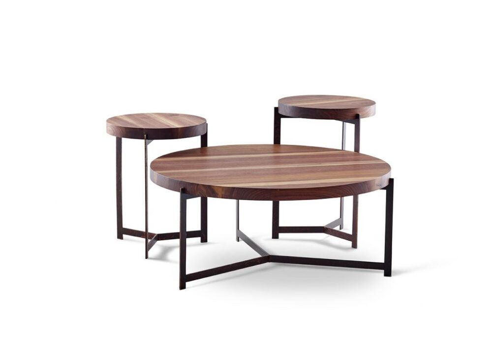 Moderner DK3 Plateau Couchtisch mit minimalistischem Design für stilvolle Wohnräume.