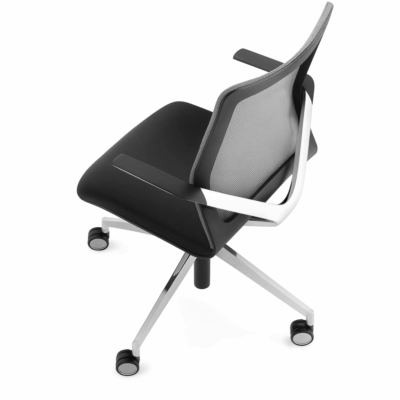 Moderner Girsberger Linq Bürostuhl mit ergonomischer Rückenlehne und verstellbaren Armlehnen für optimalen Sitzkomfort.