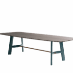 Eleganter Lema August Esstisch mit Holzplatte und schlankem Metallgestell im italienischen Design.