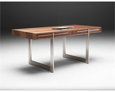 Moderner Naver Schreibtisch AK 1340 in minimalistischem Design für stilvolles Homeoffice.