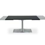 Moderner Palace Esstisch von Sovet Italia mit elegantem Design für stilvolle Esszimmer.