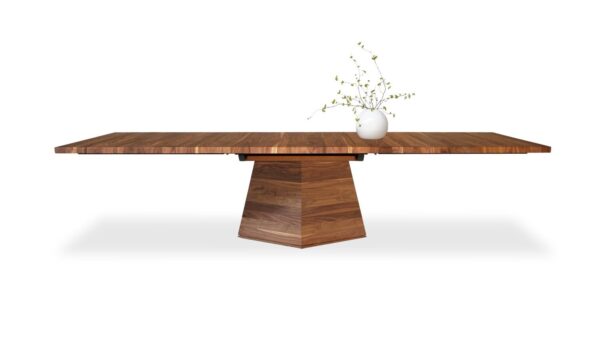 Eleganter Rodam Carreau Esstisch mit modernem Design für stilvolle Esszimmer.