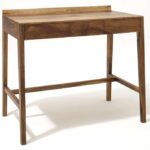 Moderner Schreibtisch Theo Light in hellem Holzdesign mit minimalistischer Formgebung von Sixay.