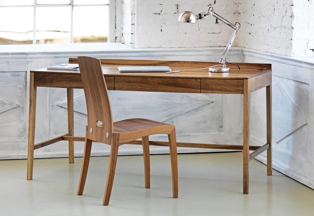 Moderner Schreibtisch Theo von Sixay mit minimalistischem Design für stilvolles Arbeiten.