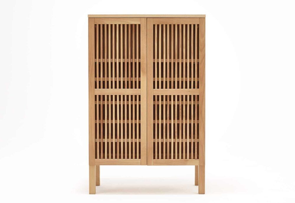 Moderner Schuhschrank Bob 2 in Weiß mit drei Klappen für stilvolle Flurgestaltung.