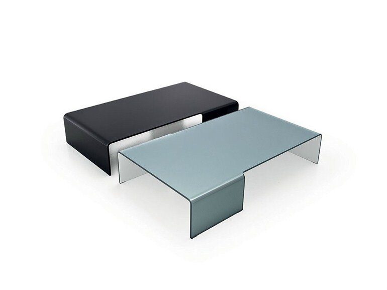 Moderner Spider Glas-Couchtisch von Sovet Italia mit elegantem Design.