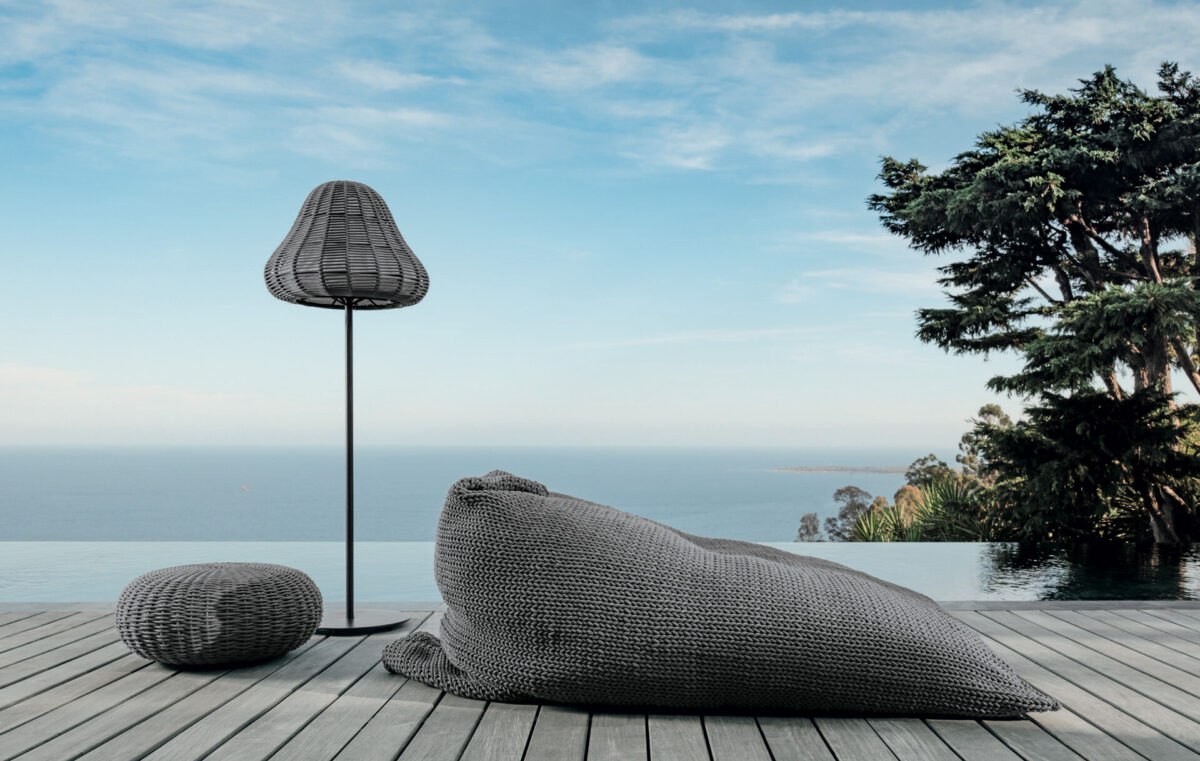 Talenti Jackie Bag Outdoor-Sitzsack in modernem, elegantem Design für Terrasse und Garten.