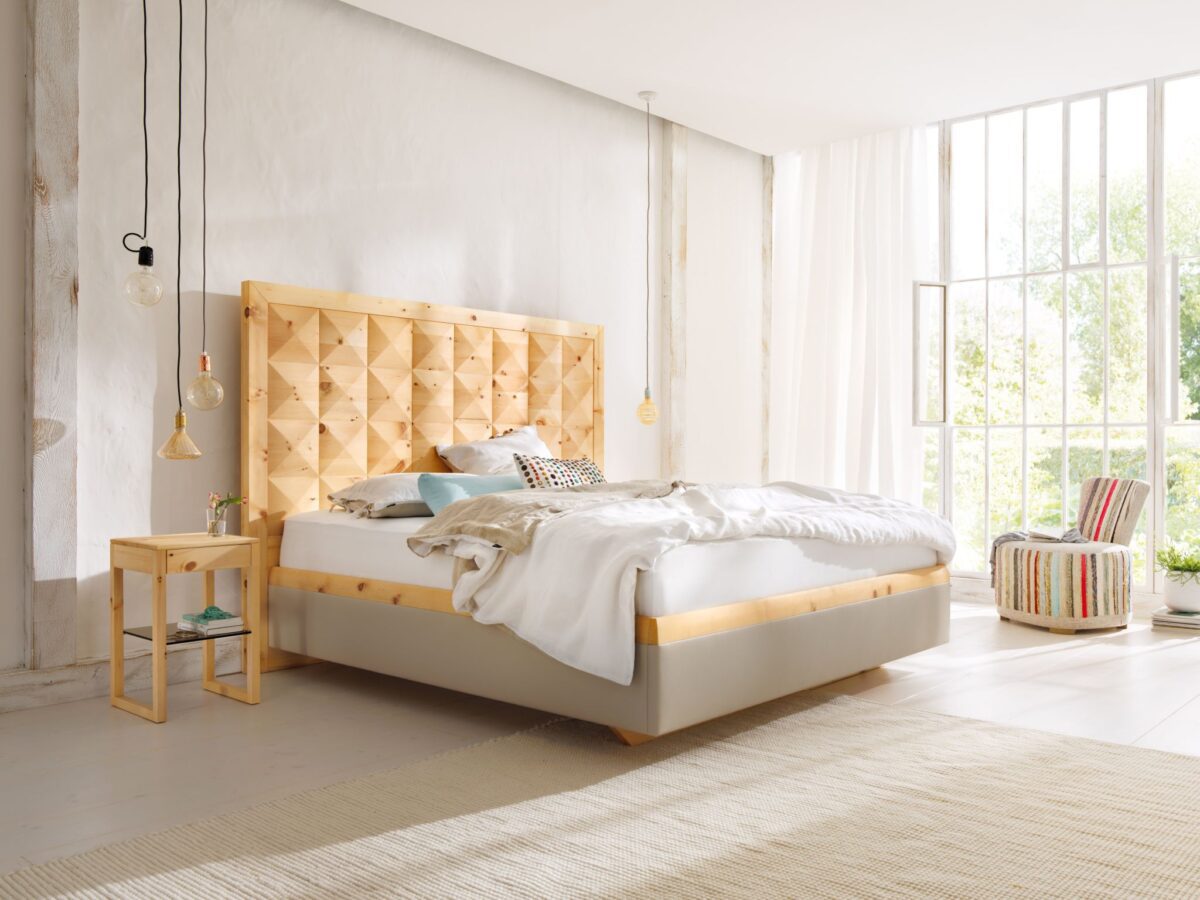 Modernes Anrei Big Ann Bett mit gepolstertem Kopfteil für stilvolle Schlafzimmer.