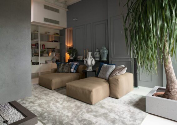 Modernes blaues Reef Sofa von Flexteam mit elegantem Design und hochwertiger Polsterung.