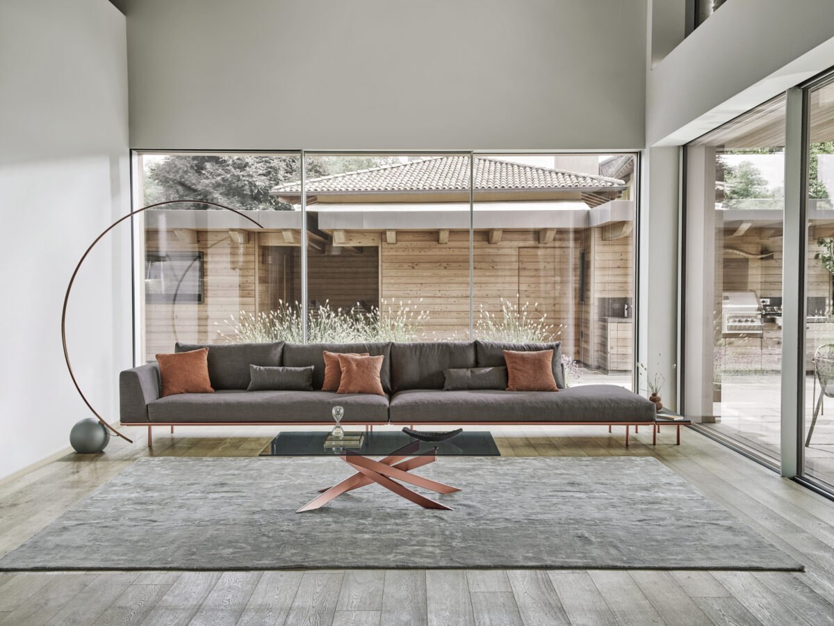 Elegantes Dakota 12 Sofa mit modernem italienischem Design von Bontempi Casa.