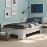 Elegantes schwebendes Massivholzbett aus Eiche, Design Plane von Müller Möbel.