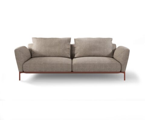 Modernes Ella Sofa von Horm in elegantem Design für stilvolle Wohnzimmer.