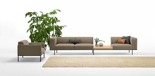 Elegantes Escalas Sofa von Inclass für moderne Büros und Loungebereiche.