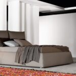 Modernes Flexteam Over 4 Bett mit stilvollem Design für zeitgemäße Schlafzimmer.
