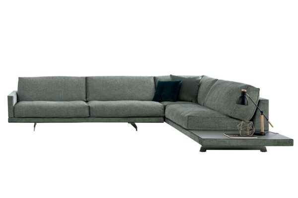 Modernes graues Etime Sofa von Bodema für elegante Wohnräume.