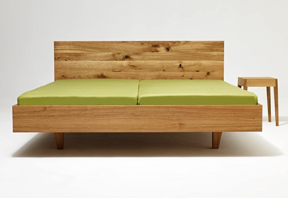 Modernes Holzbett Mamma Wood von Sixay - elegantes Design für erholsamen Schlaf.