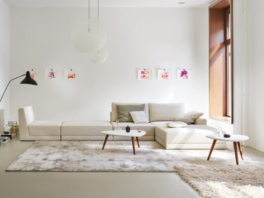 Modernes Joka Laguna 1 Sofa mit komfortabler Polsterung und zeitlosem Design.