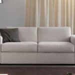 Elegantes Lario Schlafsofa von POL 74 mit praktischer Schlaffunktion für moderne Wohnräume.