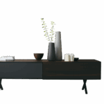 Modernes Lax Sideboard mit elegantem Design für stilvolle Wohnräume und zeitlose Einrichtung.