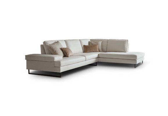 Modernes Luis Designsofa von Le Comfort in elegantem Stil für zeitgemäße Wohnräume.