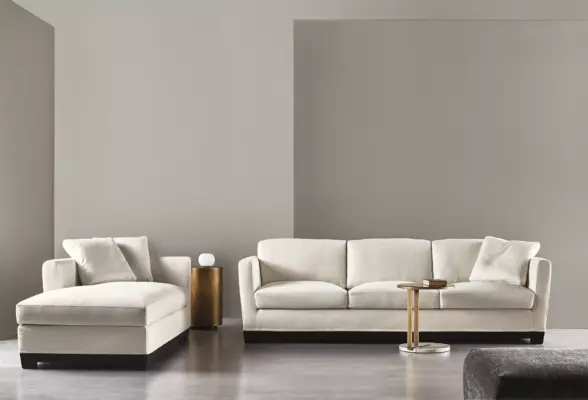 Modernes Meridiani Allen Sofa in elegantem Design für stilvolle Wohnräume.