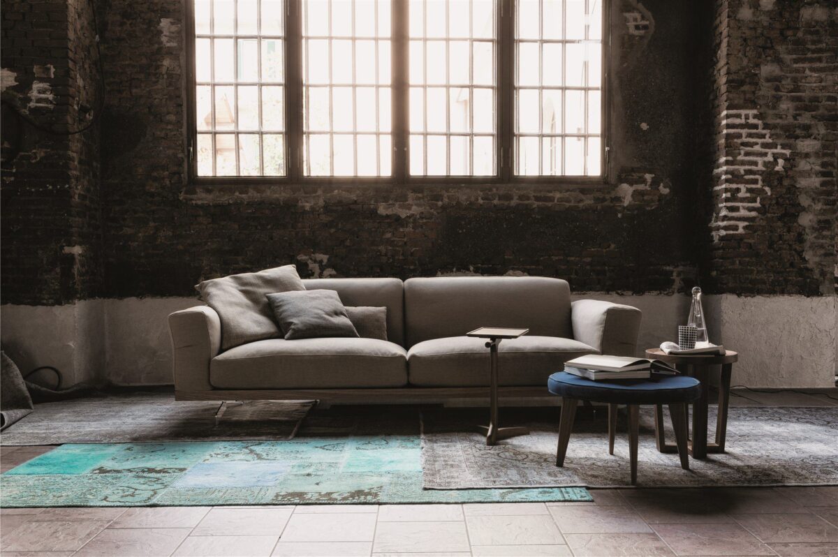 Modernes Vibieffe Fancy 2 Designer-Sofa mit elegantem Design und hochwertiger italienischer Verarbeitung.