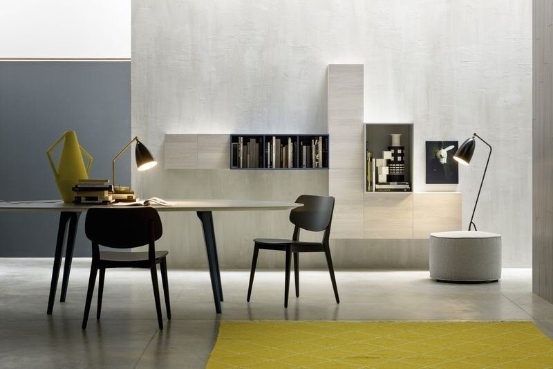 Modernes Wohnzimmer mit eleganten Novamobili Möbeln in harmonischem Design.