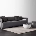 Modernes Zweisitzer-Sofa Claud 2 von Meridiani in elegantem Design.
