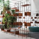 Modulares Designer-Regalsystem Network von Horm in minimalistischem Design für moderne Wohnräume.