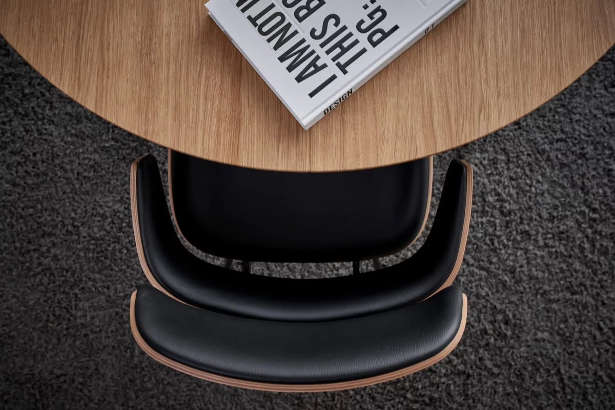 Naver Stuhl Midas 4