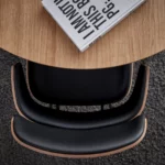 Moderner Naver Midas 4 Stuhl mit elegantem Design und hochwertiger Verarbeitung.