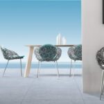 Noodle Designer-Stuhl von Kenneth Cobonpue mit organischem Flechtdesign.