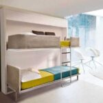 Platzsparendes Etagenklappbett Lolly Soft 90 cm in modernem Design für kleine Räume.