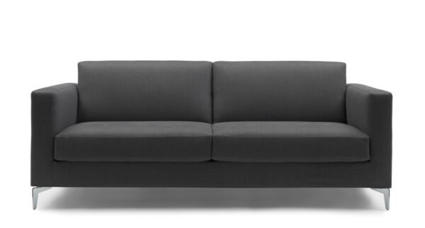 Geschäftsmann Richard im eleganten Anzug - professionelles Business-Portrait mit Studiobeleuchtung.