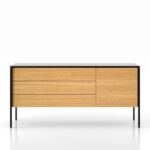 Moderne Punt Tactile 2 Kommode mit elegantem Design und praktischen Schubladen.