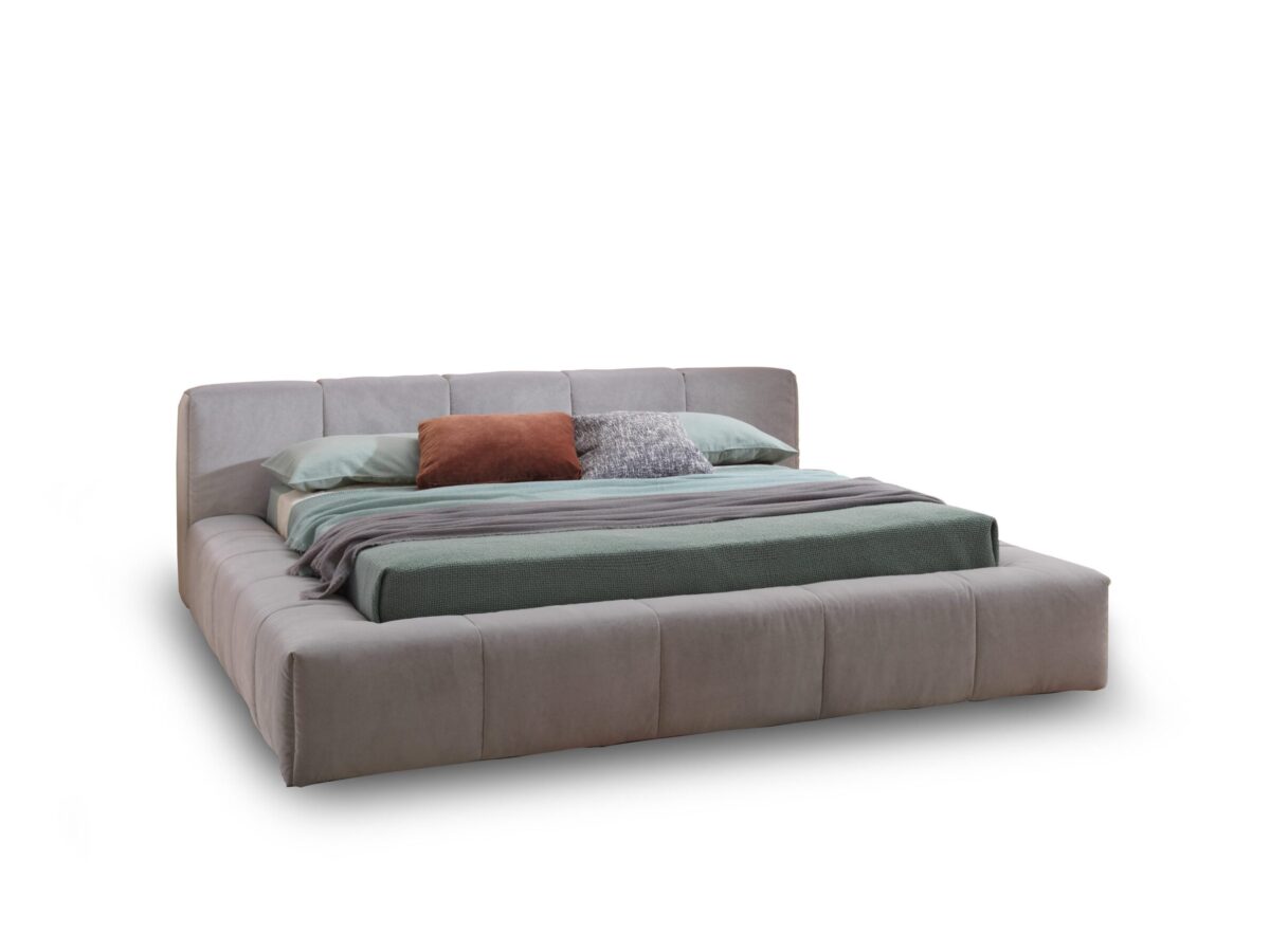 Modernes Pixel Bett von Saba Italia mit elegantem Design und hochwertiger Verarbeitung.