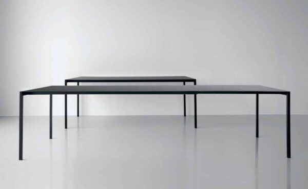 Sintesi ausziehbarer Esstisch in modernem Design für flexible Raumnutzung