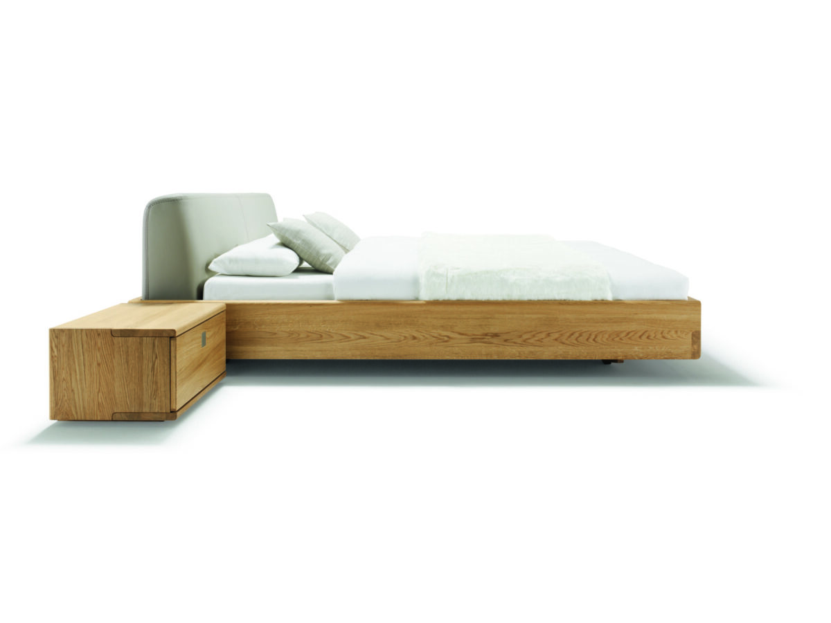 Modernes Nox Bett aus Massivholz von Team 7 für stilvolles Schlafzimmer.