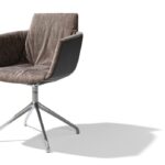 Grand Lui Holzstuhl von Team 7, entworfen von Designer Jacob Strobel.