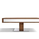 Höhenverstellbarer Lift Couchtisch aus Massivholz von Team 7, entworfen von Designer Kai Stania.