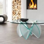 Moderner Glas-Couchtisch Rosa del Deserto von Tonelli Design mit skulpturalem Design.