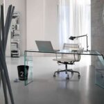 Elegante Glas-Schreibtische und moderne Büromöbel von Tonelli Design für stilvolle Arbeitsplätze.