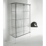 Moderne Glasvitrine Shine von Tonelli Design mit elegantem, transparentem Rahmen.